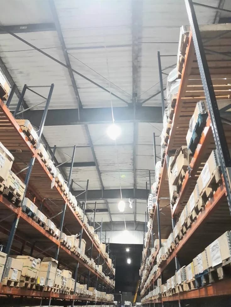 Allée de l'usine après décontamination, première vue